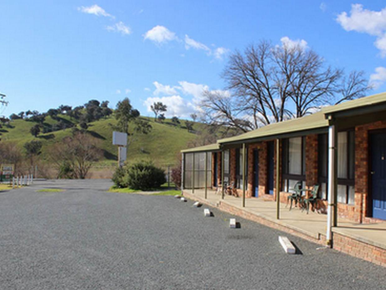 Woomargama Motel Luaran gambar